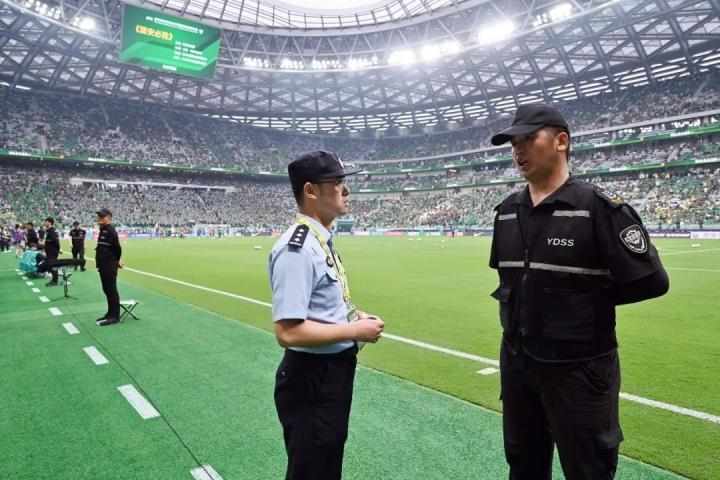 北京警方发出文明观赛指引,助力中超联赛安全有序进行。 体育新闻 北京警方发出文明观赛指引,助力中超联赛安全有序进行。 体育新闻 北京警方发出文明观赛指引,助力中超联赛安全有序进行。 体育新闻 北京警方发出文明观赛指引,助力中超联赛安全有序进行。 体育新闻