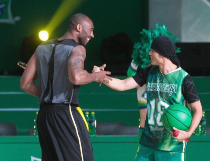  还记得那年的科比与周杰伦吗？雪碧重回NBA赛场背后的跨界情怀 体育新闻 还记得那年的科比与周杰伦吗？雪碧重回NBA赛场背后的跨界情怀 体育新闻 还记得那年的科比与周杰伦吗？雪碧重回NBA赛场背后的跨界情怀 体育新闻 还记得那年的科比与周杰伦吗？雪碧重回NBA赛场背后的跨界情怀 体育新闻