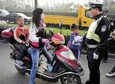 电动两轮车分类与载人规定的深层逻辑:为何你家电动车“不合规”? 汽车科技 电动两轮车分类与载人规定的深层逻辑:为何你家电动车“不合规”? 汽车科技