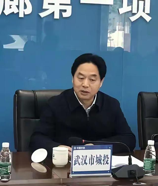 【权力架构深度解析】城投董事长落马:十年一把手的决策闭环如何成为腐败温床 新闻 【权力架构深度解析】城投董事长落马:十年一把手的决策闭环如何成为腐败温床 新闻 【权力架构深度解析】城投董事长落马:十年一把手的决策闭环如何成为腐败温床 新闻 【权力架构深度解析】城投董事长落马:十年一把手的决策闭环如何成为腐败温床 新闻